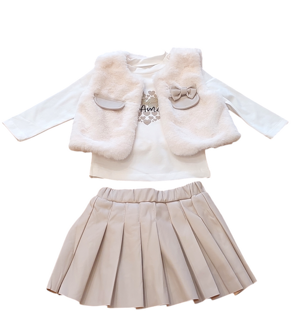 Completo con gilet pelliccia