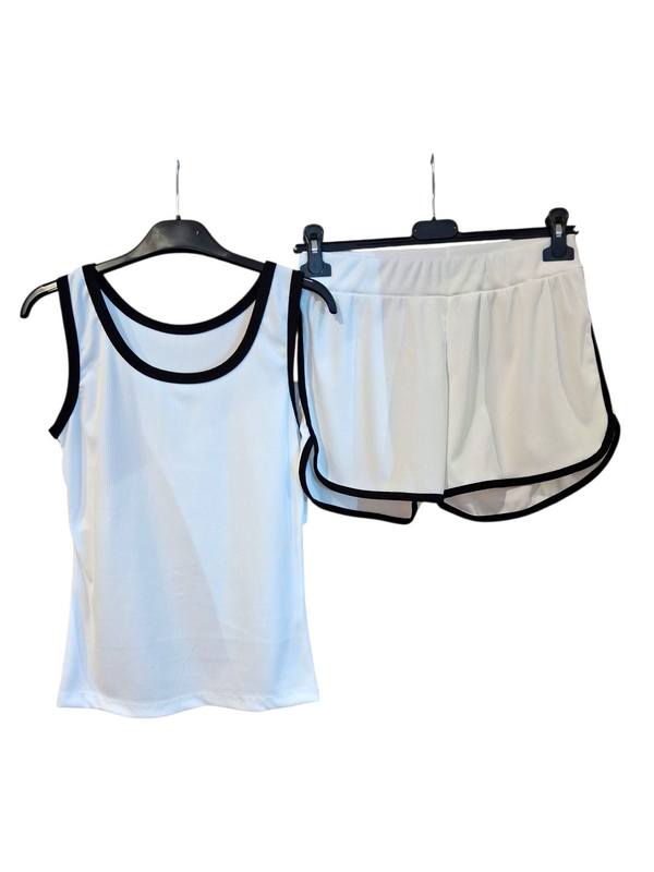 Completo con canotta e short